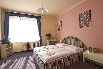 ***  Hotel Stirka Praga República Checa